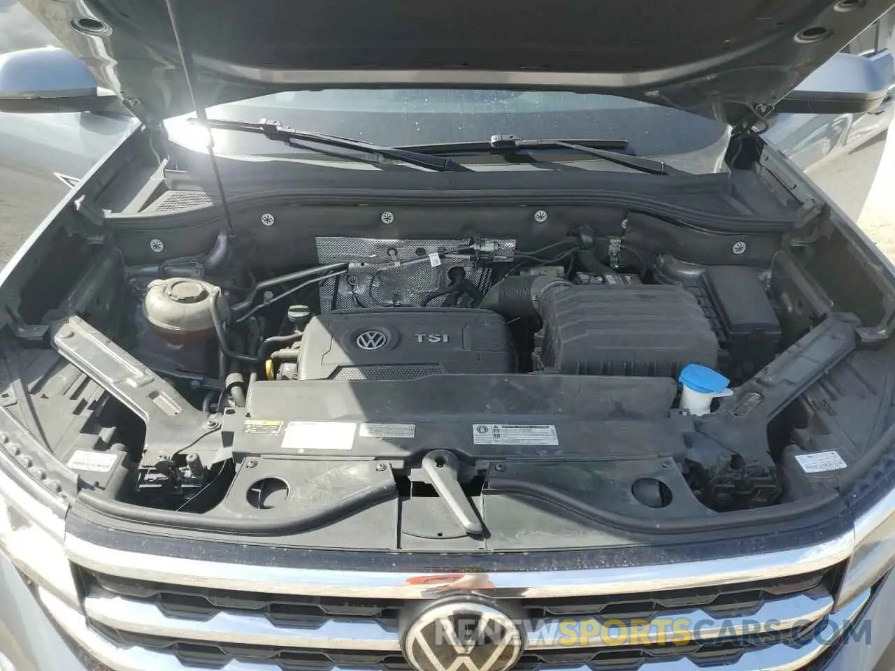 12 Photograph of a damaged car 1V25C2CA8LC201689 VOLKSWAGEN ATLAS 2020