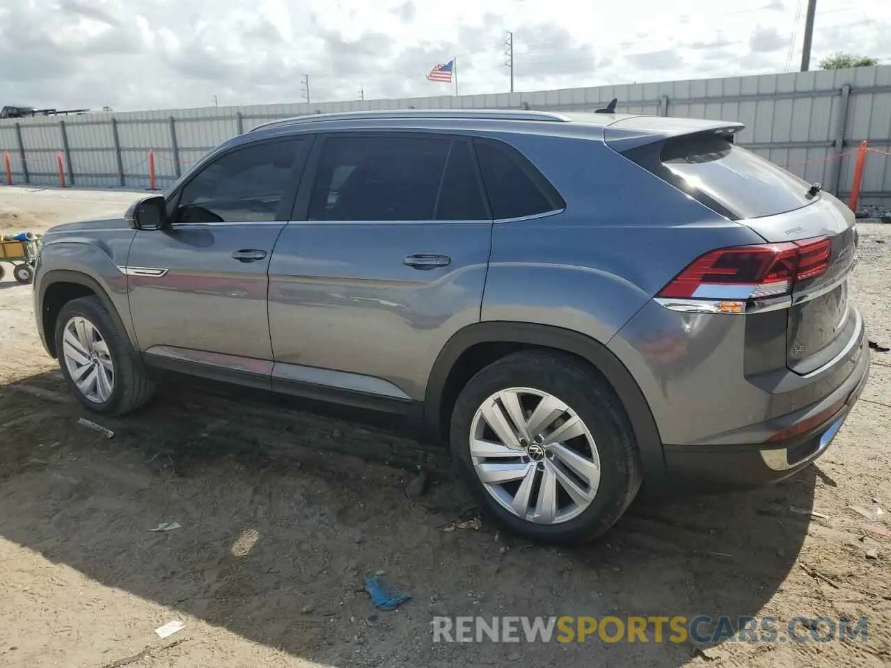2 Photograph of a damaged car 1V25C2CA8LC201689 VOLKSWAGEN ATLAS 2020