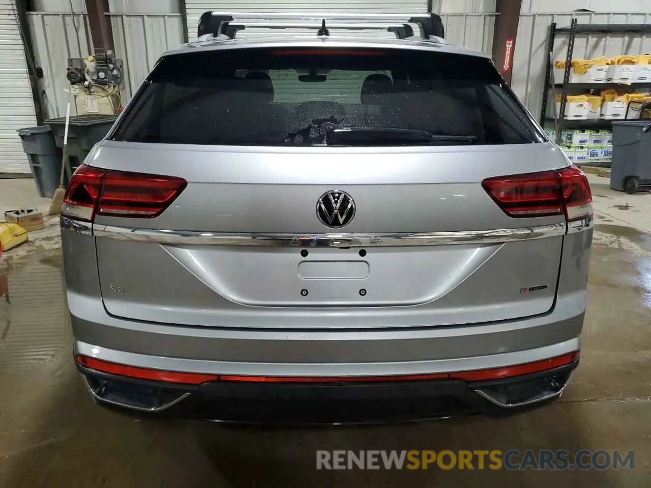 6 Photograph of a damaged car 1V26C2CA6LC204465 VOLKSWAGEN ATLAS 2020