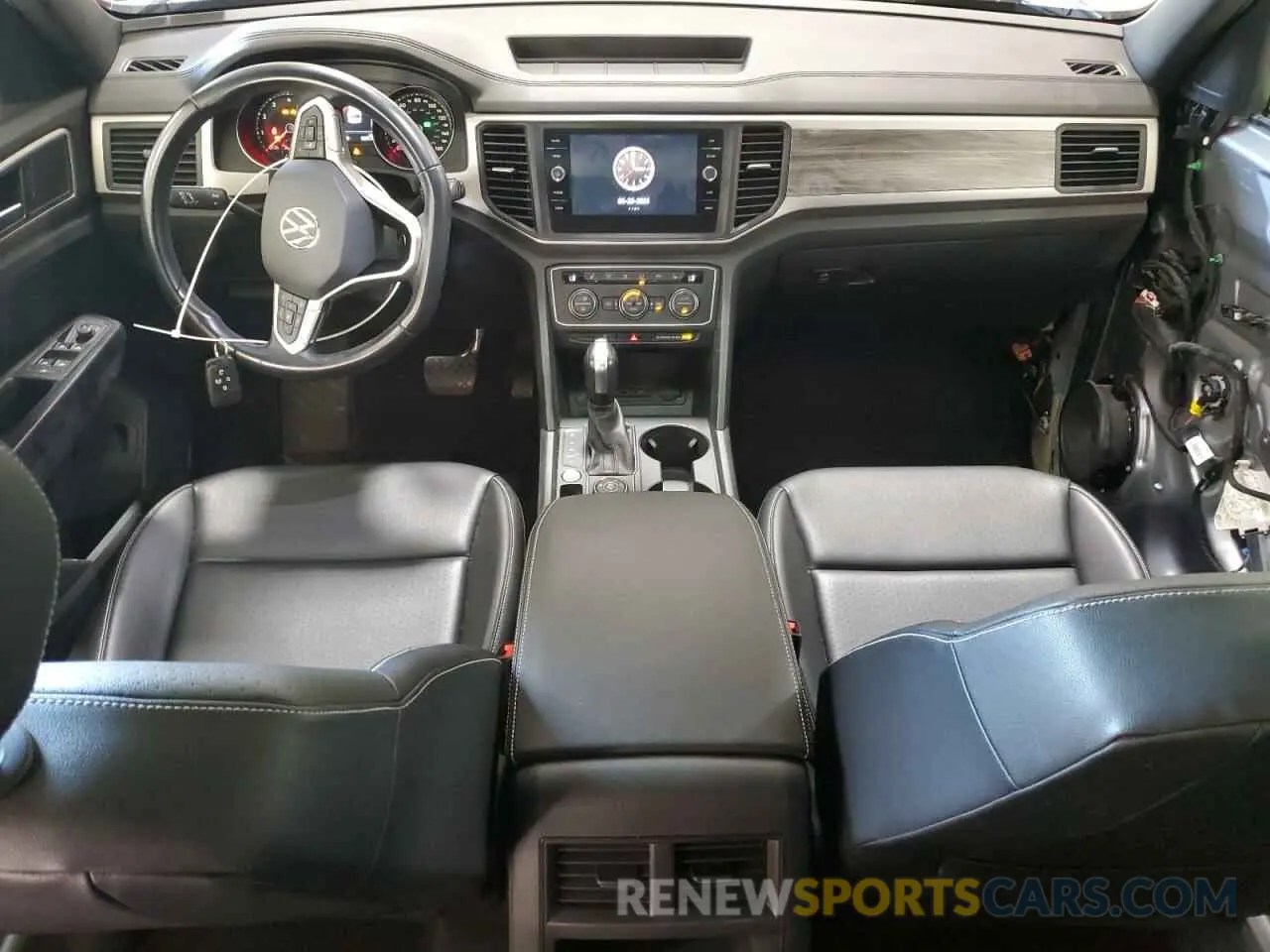 8 Photograph of a damaged car 1V26C2CA6LC204465 VOLKSWAGEN ATLAS 2020