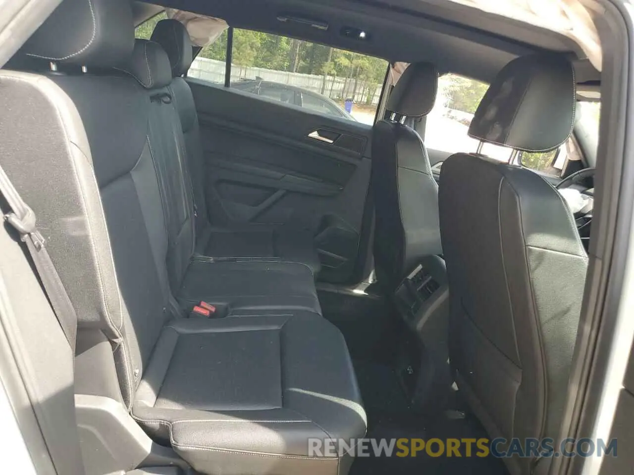 11 Photograph of a damaged car 1V26E2CA6LC212575 VOLKSWAGEN ATLAS 2020