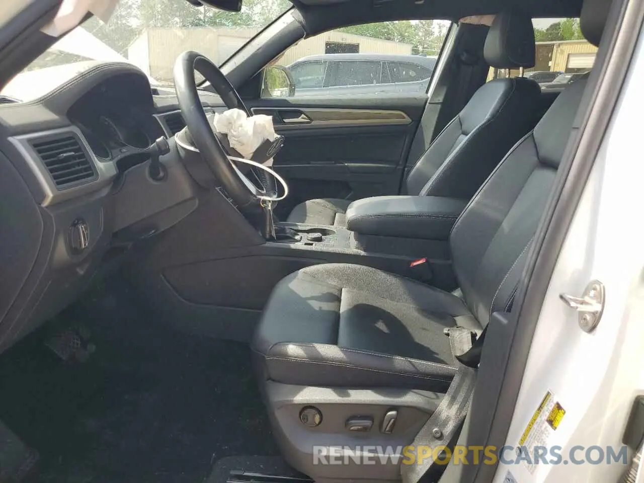 7 Photograph of a damaged car 1V26E2CA6LC212575 VOLKSWAGEN ATLAS 2020