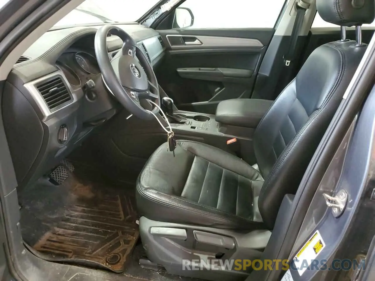 7 Photograph of a damaged car 1V2AP2CA1LC500198 VOLKSWAGEN ATLAS 2020