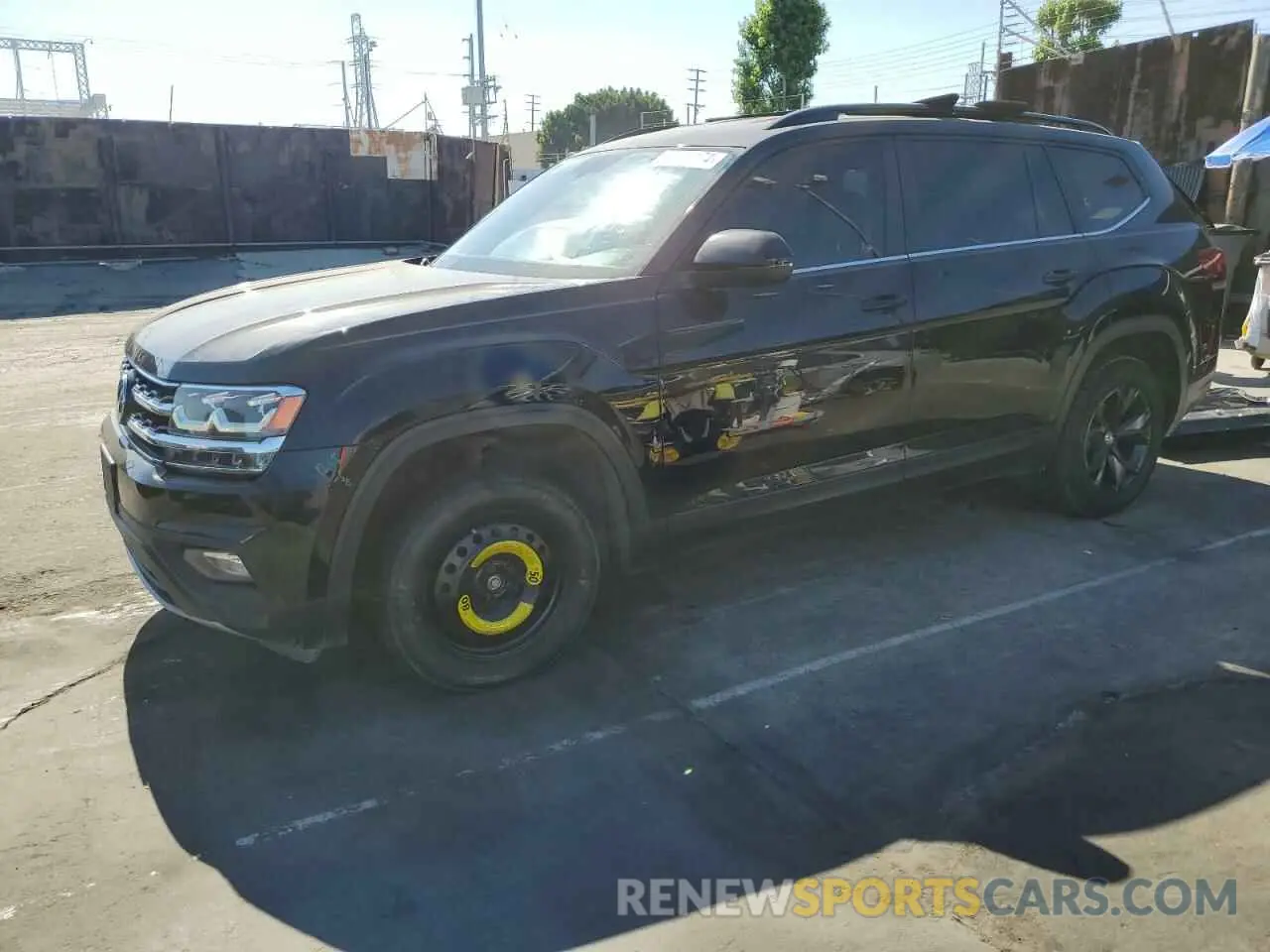 1 Photograph of a damaged car 1V2DP2CAXLC500097 VOLKSWAGEN ATLAS 2020