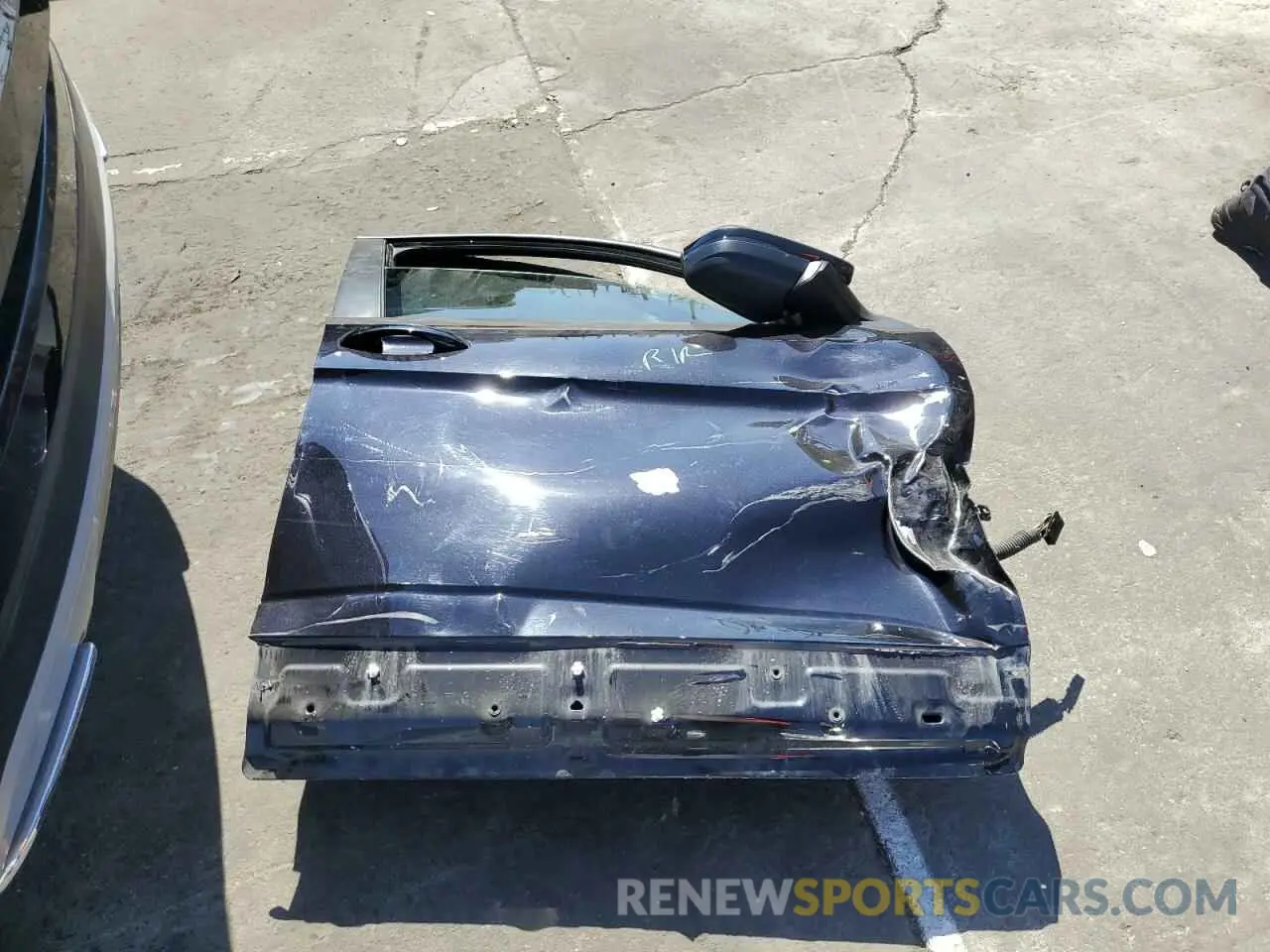 13 Photograph of a damaged car 1V2DP2CAXLC500097 VOLKSWAGEN ATLAS 2020