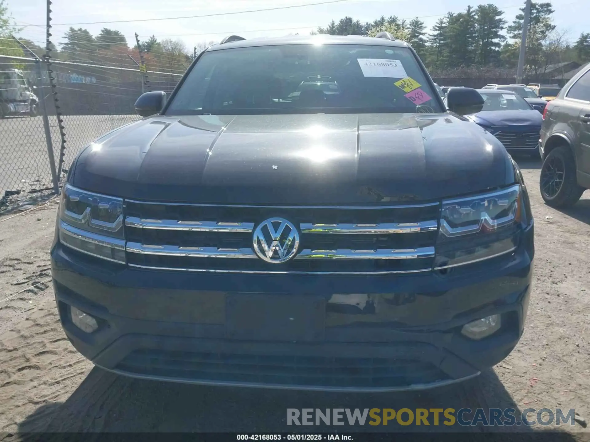 12 Photograph of a damaged car 1V2DP2CAXLC500309 VOLKSWAGEN ATLAS 2020