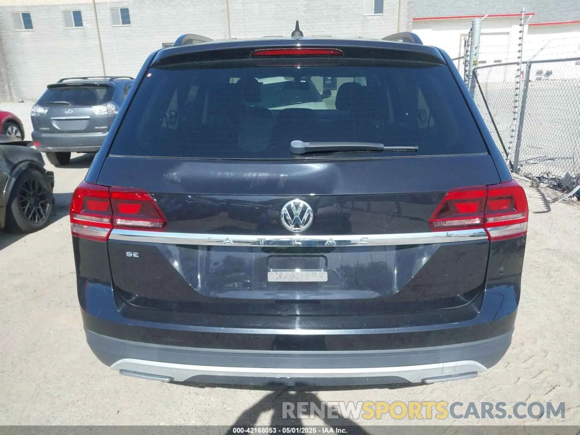 16 Photograph of a damaged car 1V2DP2CAXLC500309 VOLKSWAGEN ATLAS 2020