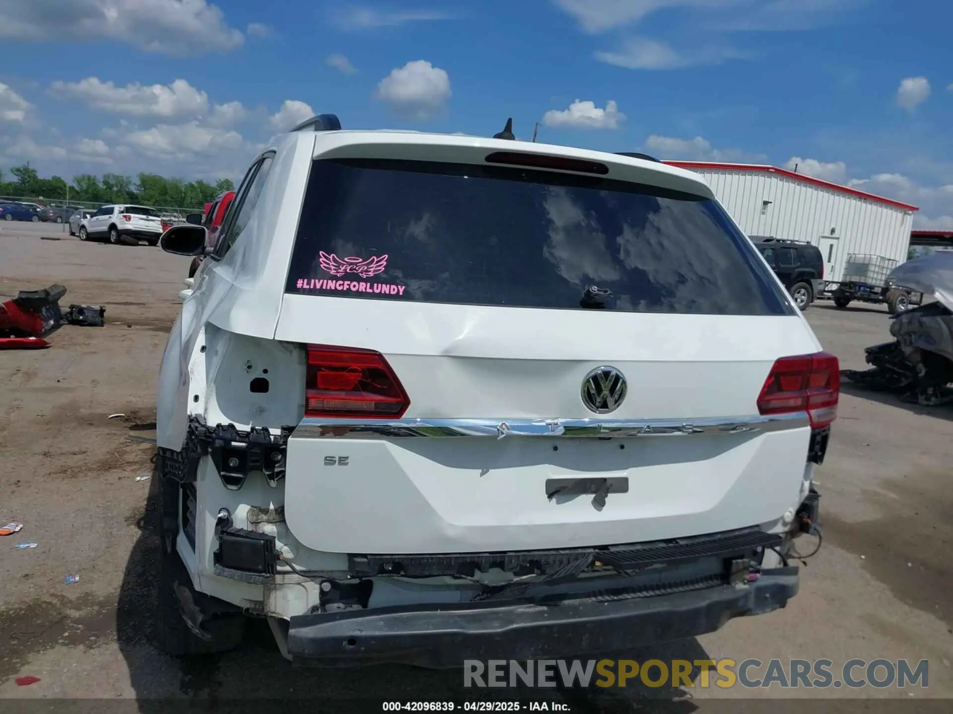 17 Photograph of a damaged car 1V2DP2CAXLC500407 VOLKSWAGEN ATLAS 2020