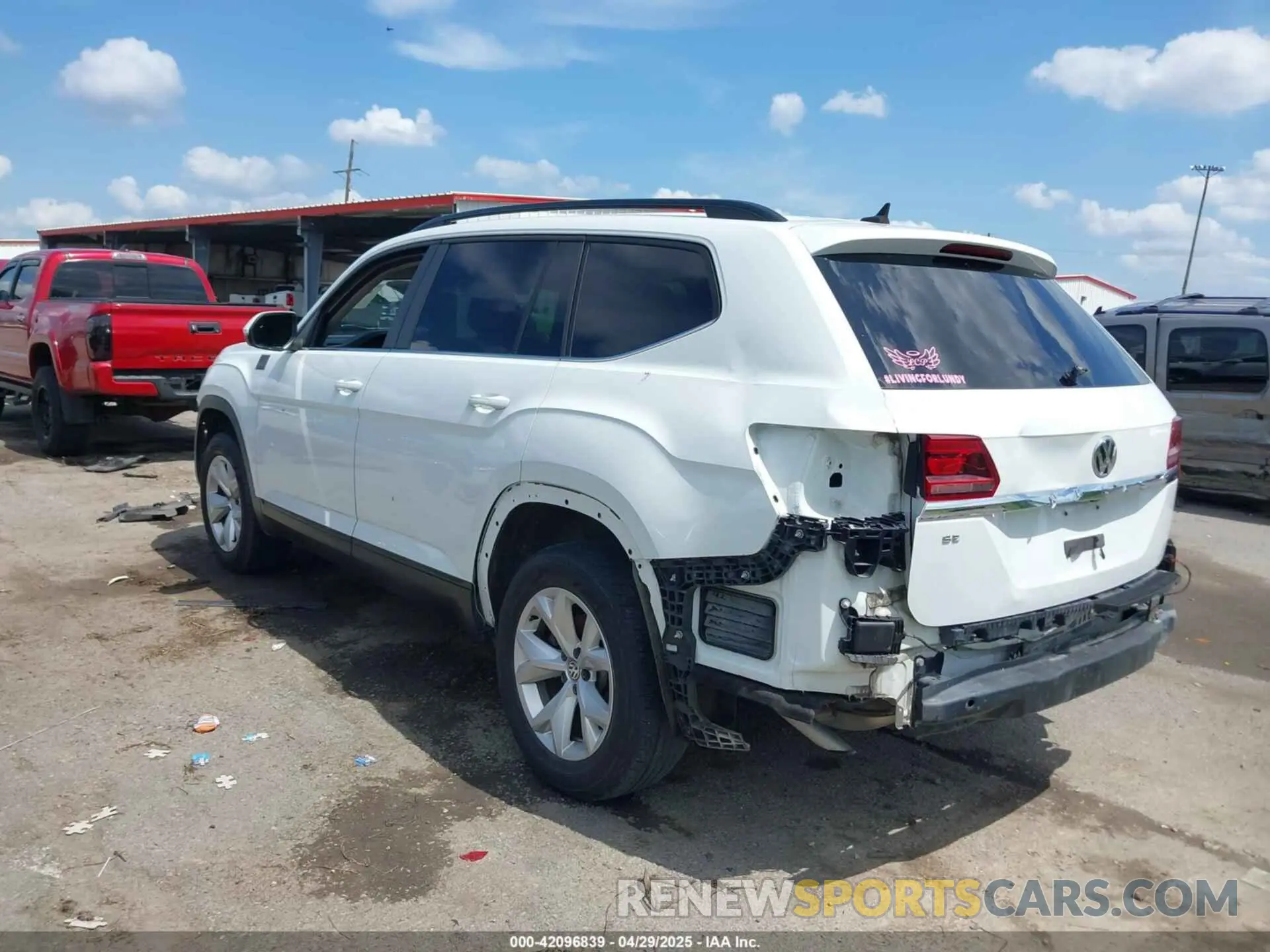 3 Photograph of a damaged car 1V2DP2CAXLC500407 VOLKSWAGEN ATLAS 2020