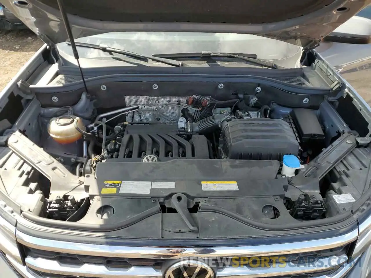 11 Photograph of a damaged car 1V2EE2CA9LC232136 VOLKSWAGEN ATLAS 2020