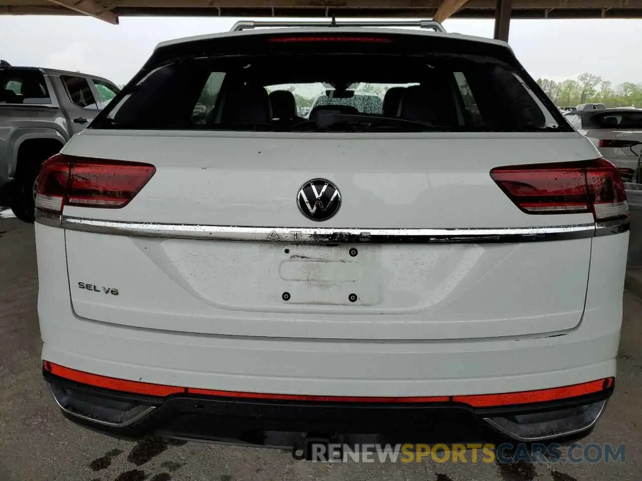 6 Photograph of a damaged car 1V2EE2CAXLC224546 VOLKSWAGEN ATLAS 2020