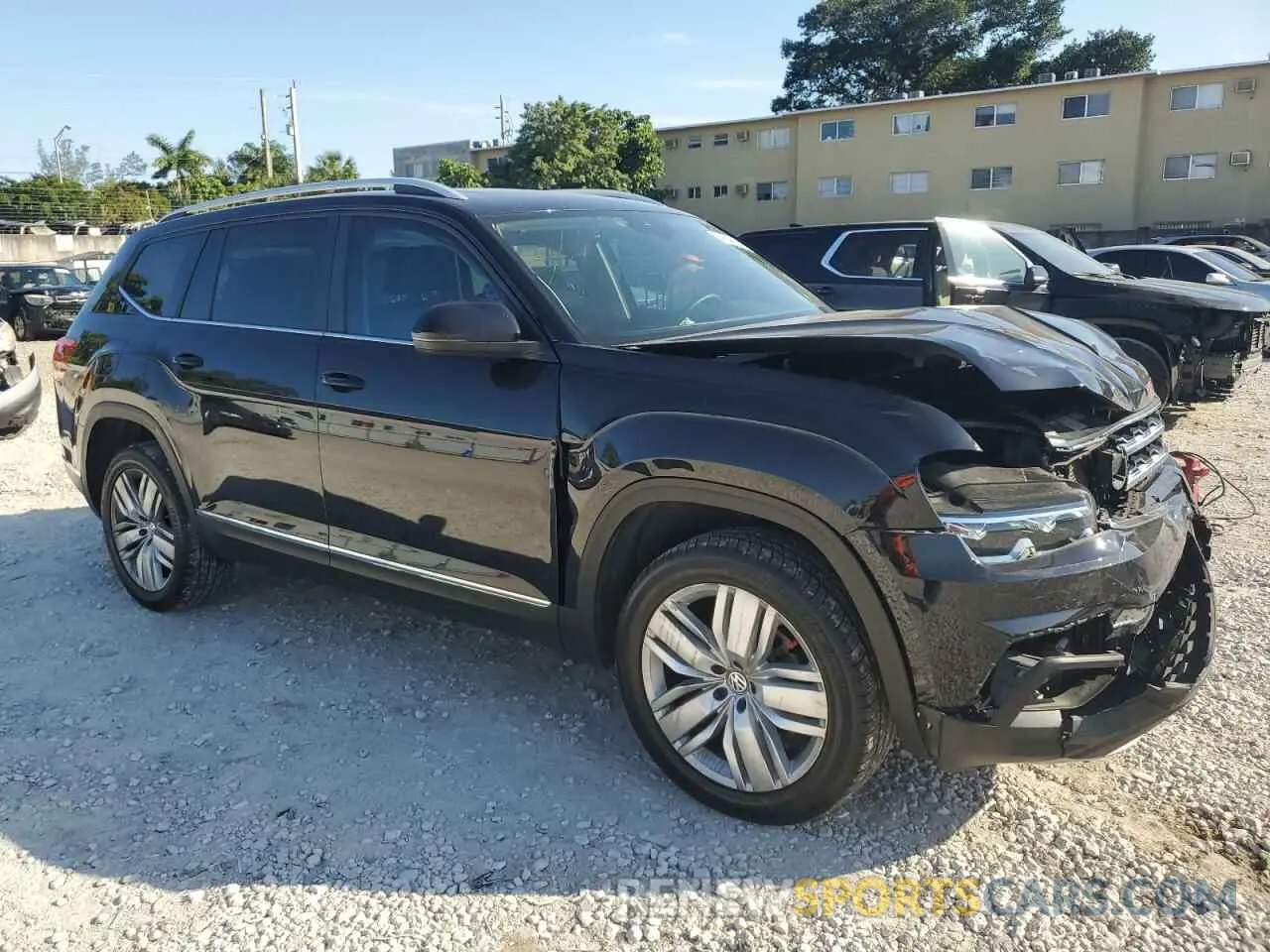 4 Photograph of a damaged car 1V2EP2CA9LC501522 VOLKSWAGEN ATLAS 2020