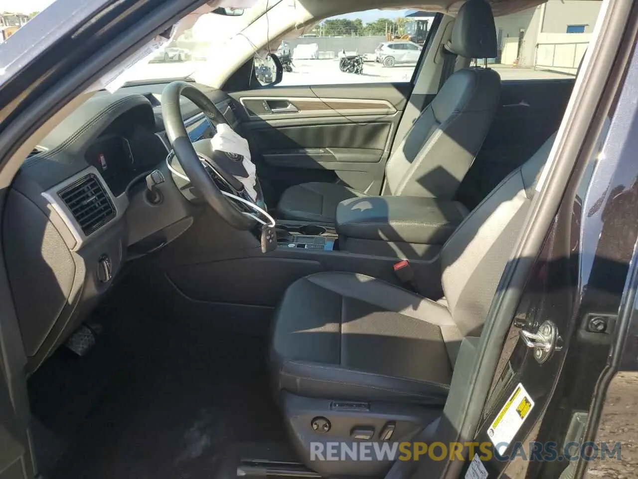 7 Photograph of a damaged car 1V2EP2CA9LC501522 VOLKSWAGEN ATLAS 2020