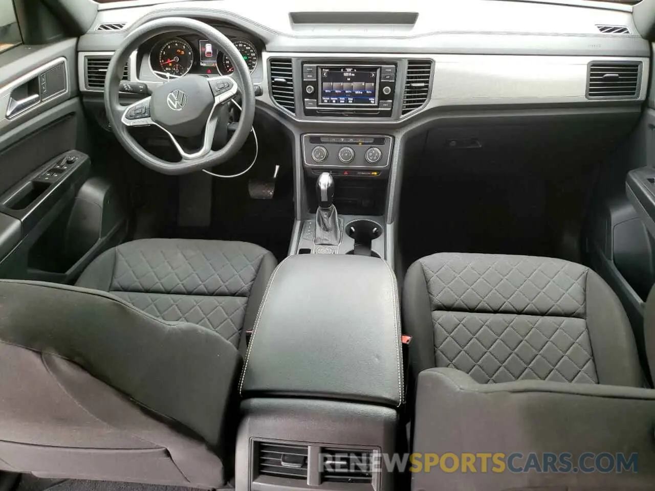 8 Photograph of a damaged car 1V2GC2CA1LC213854 VOLKSWAGEN ATLAS 2020