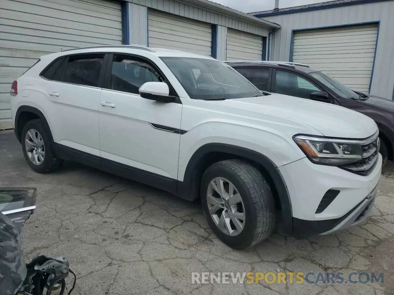 4 Photograph of a damaged car 1V2GC2CA4LC203190 VOLKSWAGEN ATLAS 2020