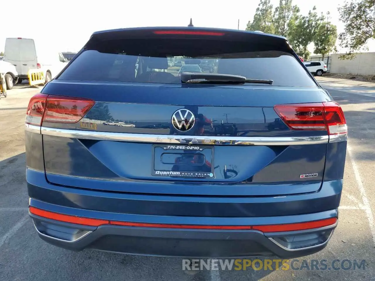 6 Photograph of a damaged car 1V2GC2CAXLC202156 VOLKSWAGEN ATLAS 2020