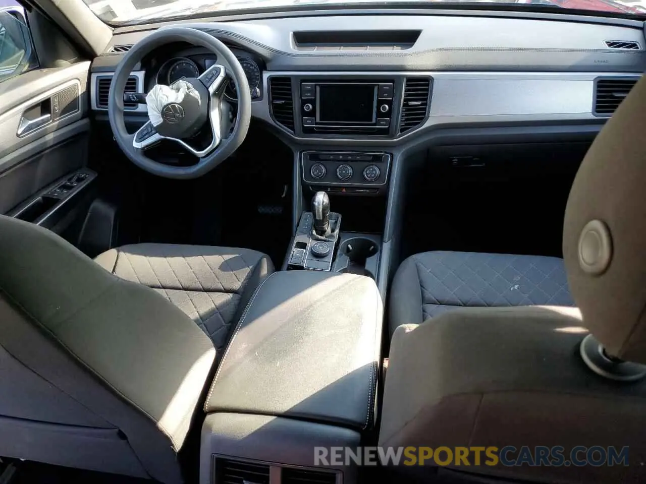 8 Photograph of a damaged car 1V2GC2CAXLC202156 VOLKSWAGEN ATLAS 2020