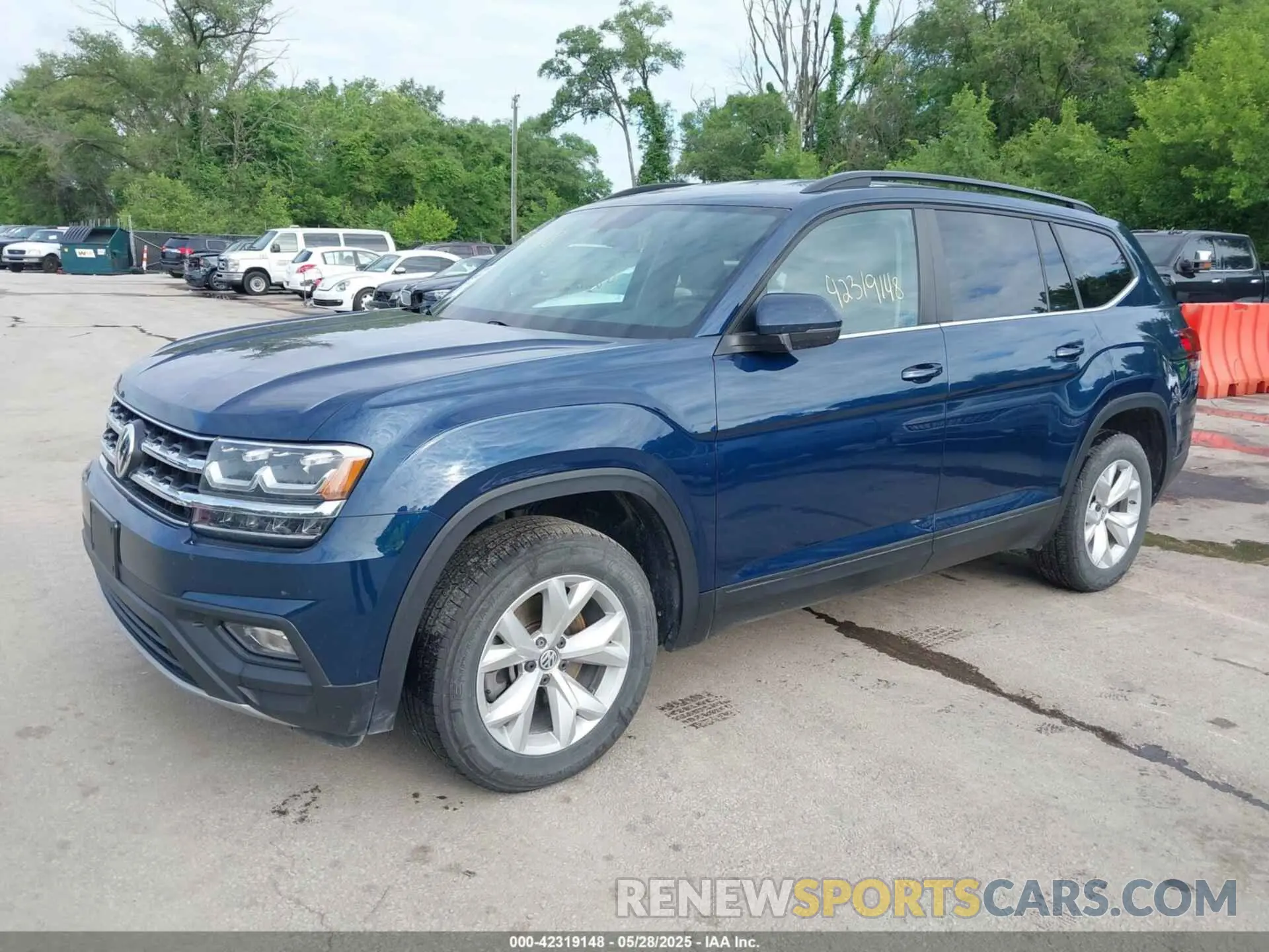 2 Photograph of a damaged car 1V2LR2CA3LC504532 VOLKSWAGEN ATLAS 2020