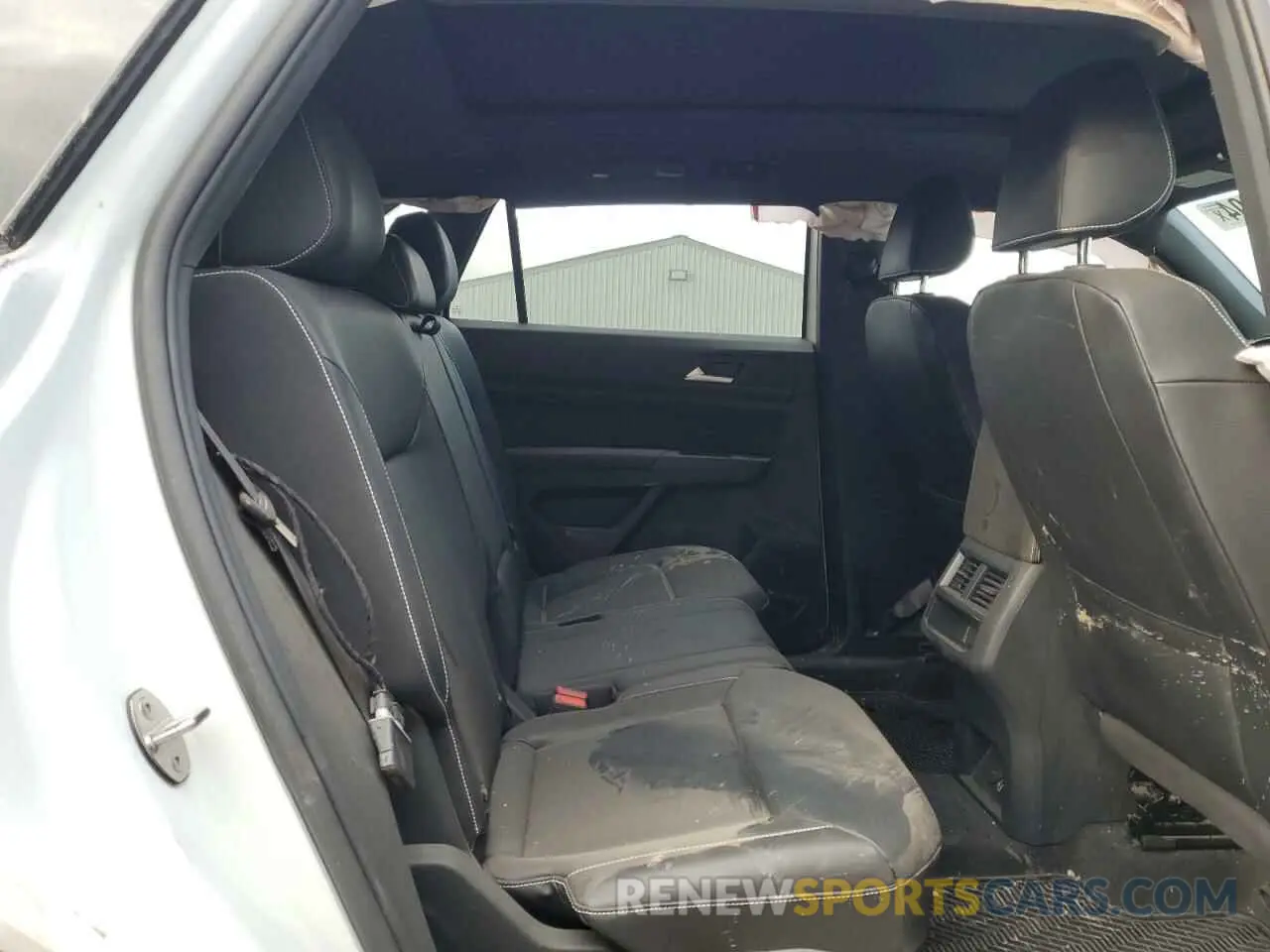 11 Photograph of a damaged car 1V2MC2CA2LC232531 VOLKSWAGEN ATLAS 2020