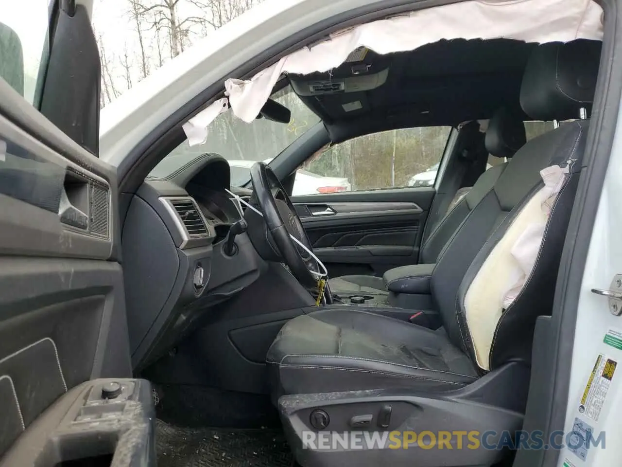 7 Photograph of a damaged car 1V2MC2CA2LC232531 VOLKSWAGEN ATLAS 2020