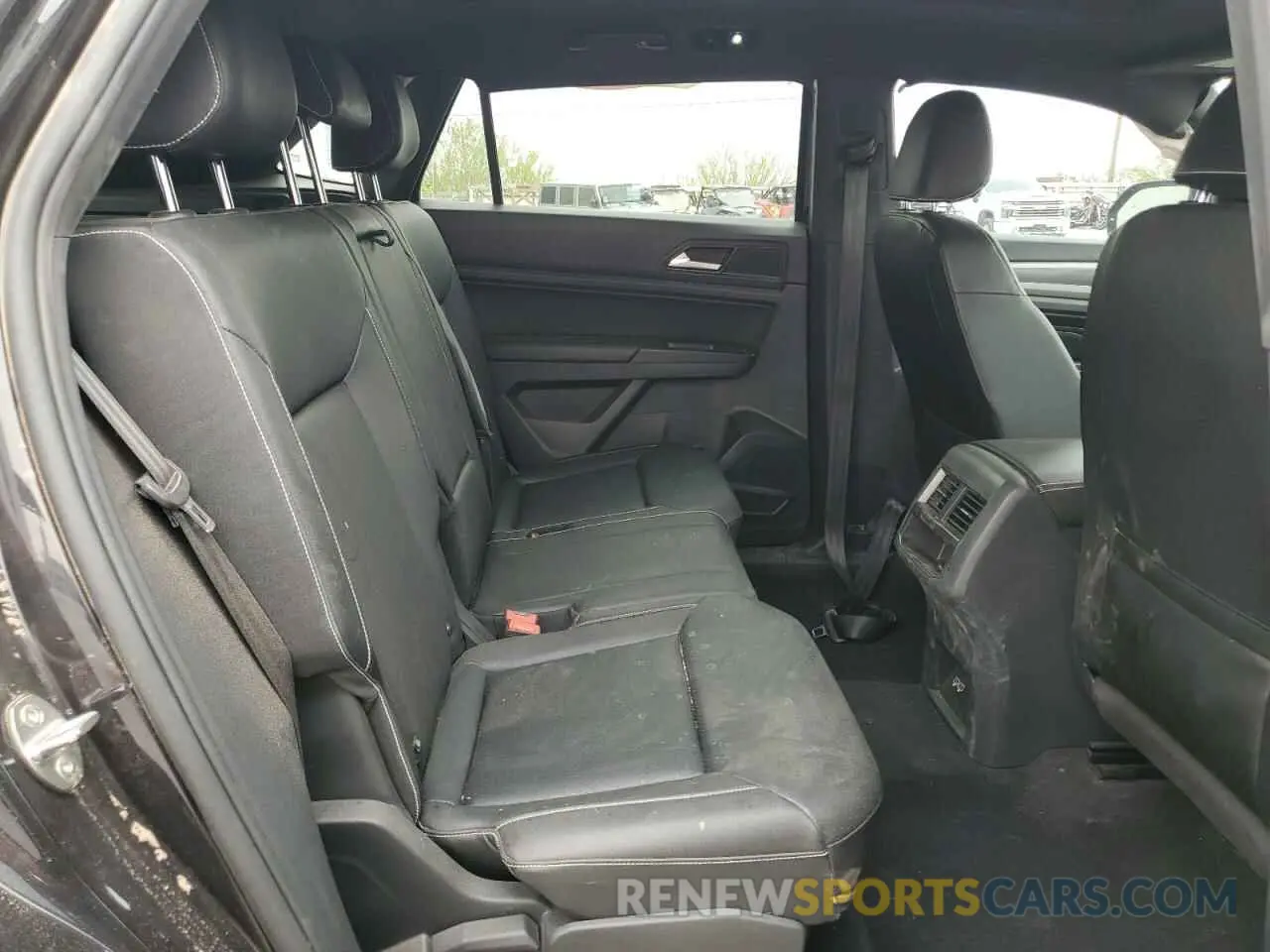 11 Photograph of a damaged car 1V2MC2CA9LC206962 VOLKSWAGEN ATLAS 2020