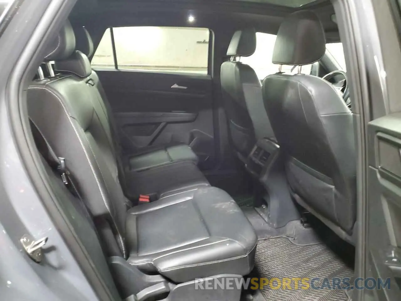 10 Photograph of a damaged car 1V2ME2CA1LC215102 VOLKSWAGEN ATLAS 2020
