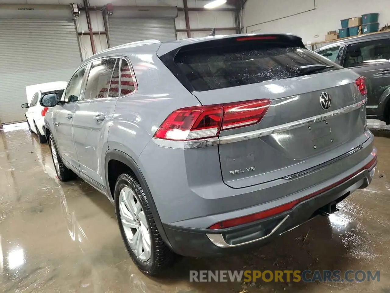 2 Photograph of a damaged car 1V2ME2CA1LC215102 VOLKSWAGEN ATLAS 2020