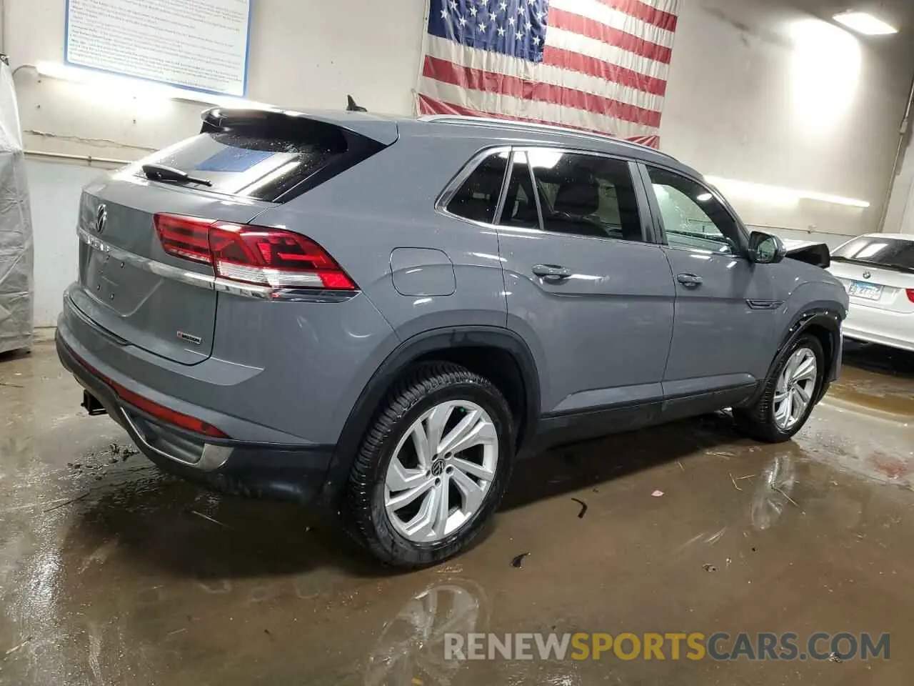 3 Photograph of a damaged car 1V2ME2CA1LC215102 VOLKSWAGEN ATLAS 2020