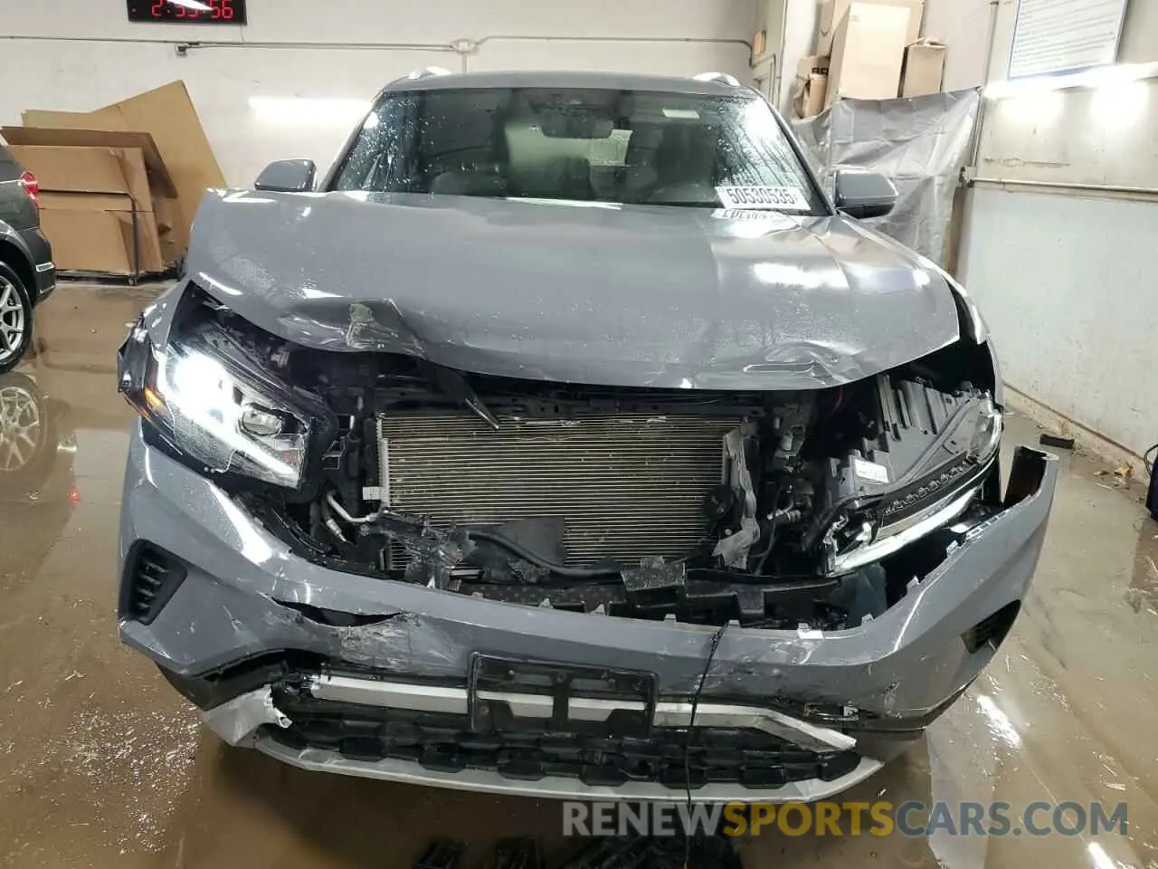 5 Photograph of a damaged car 1V2ME2CA1LC215102 VOLKSWAGEN ATLAS 2020