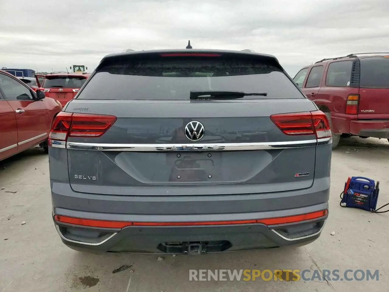 6 Photograph of a damaged car 1V2ME2CA2LC214945 VOLKSWAGEN ATLAS 2020