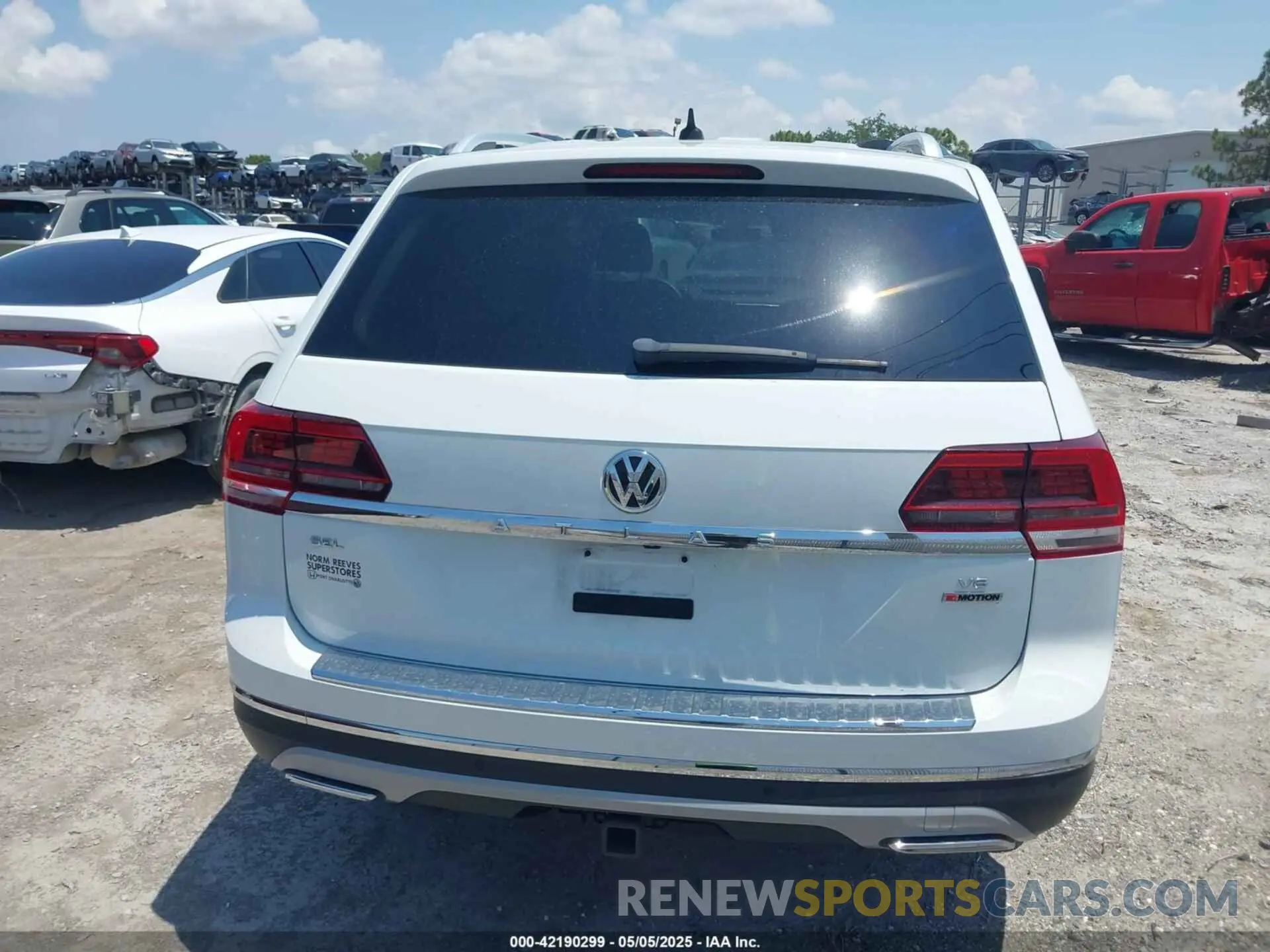 16 Photograph of a damaged car 1V2MR2CA0LC504010 VOLKSWAGEN ATLAS 2020