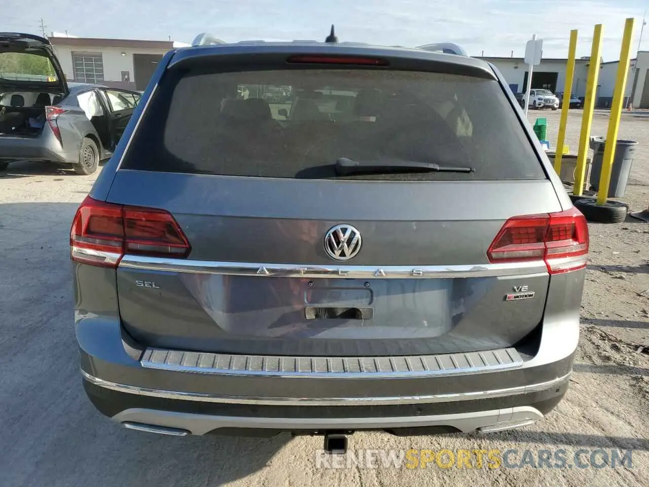 6 Photograph of a damaged car 1V2MR2CA6LC505095 VOLKSWAGEN ATLAS 2020