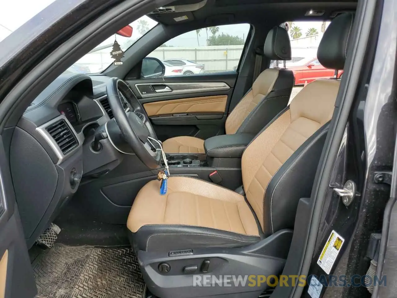 7 Photograph of a damaged car 1V2NE2CA6LC213611 VOLKSWAGEN ATLAS 2020
