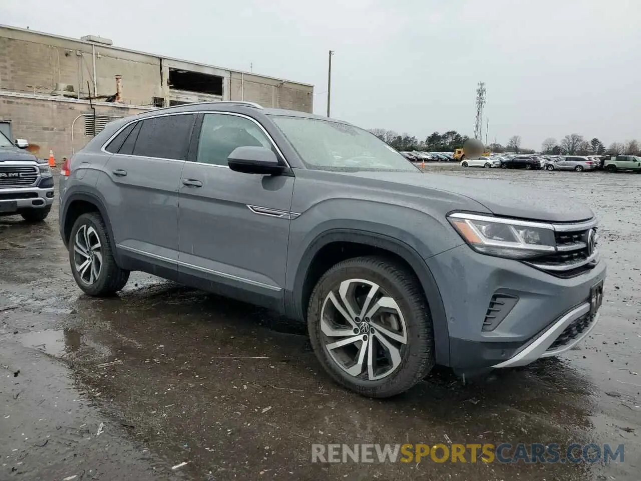 4 Photograph of a damaged car 1V2NE2CA6LC226472 VOLKSWAGEN ATLAS 2020
