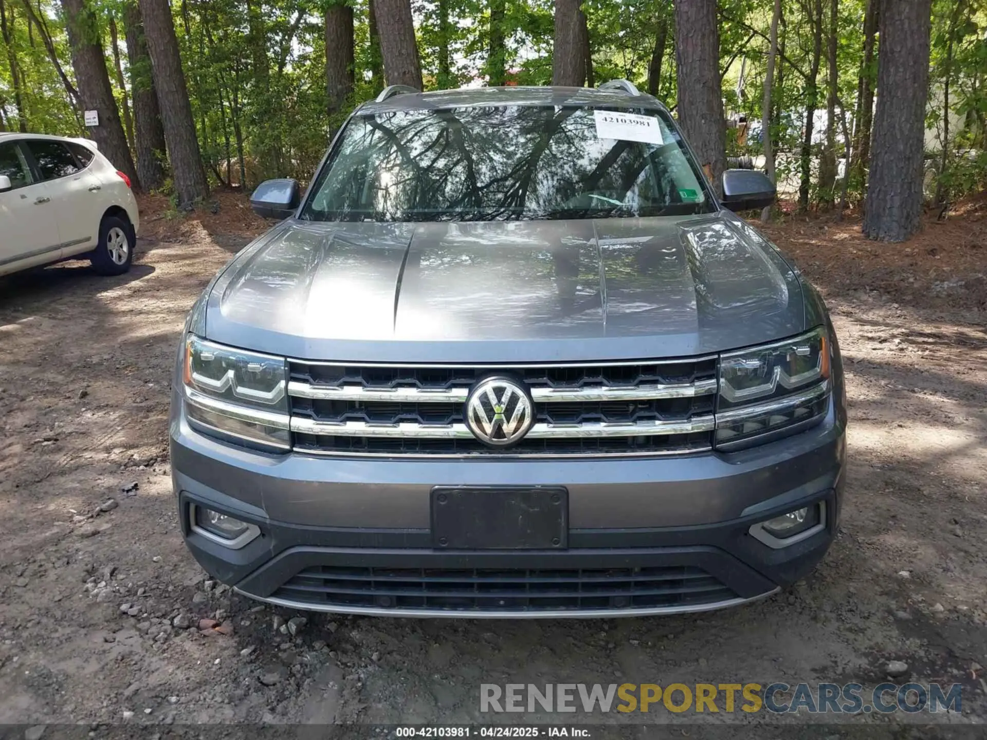 12 Photograph of a damaged car 1V2TR2CAXLC506214 VOLKSWAGEN ATLAS 2020