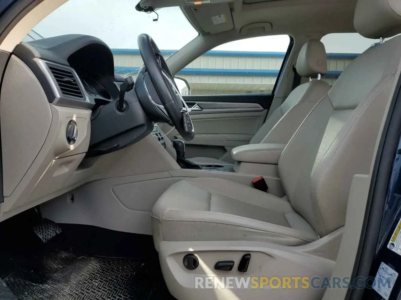 7 Photograph of a damaged car 1V2WP2CA4LC500900 VOLKSWAGEN ATLAS 2020