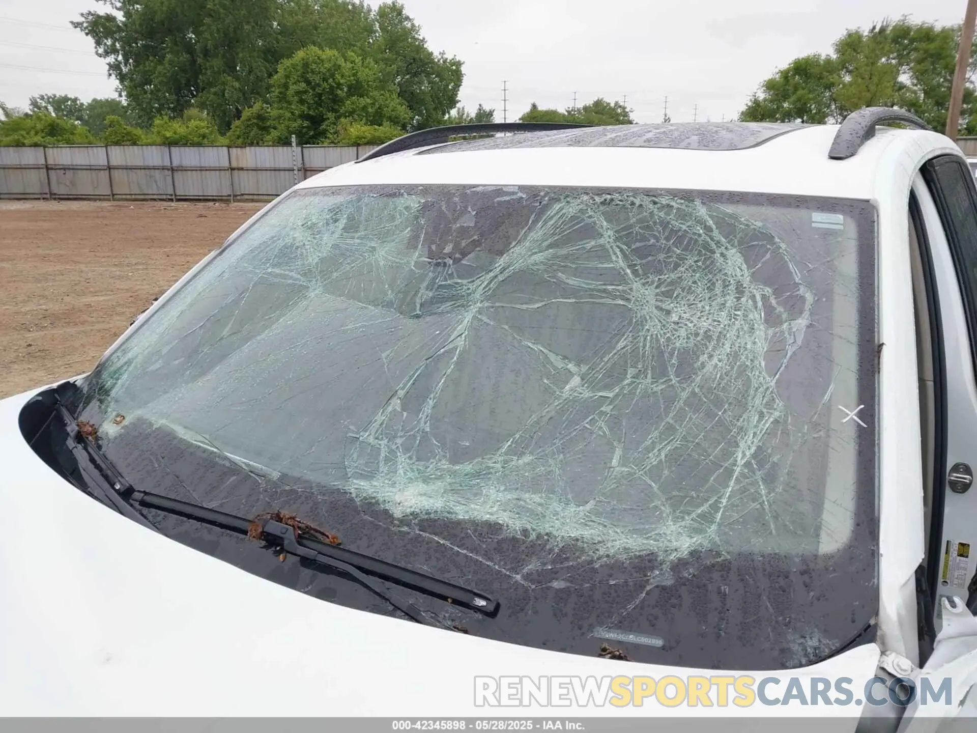 18 Photograph of a damaged car 1V2WR2CA6LC502996 VOLKSWAGEN ATLAS 2020