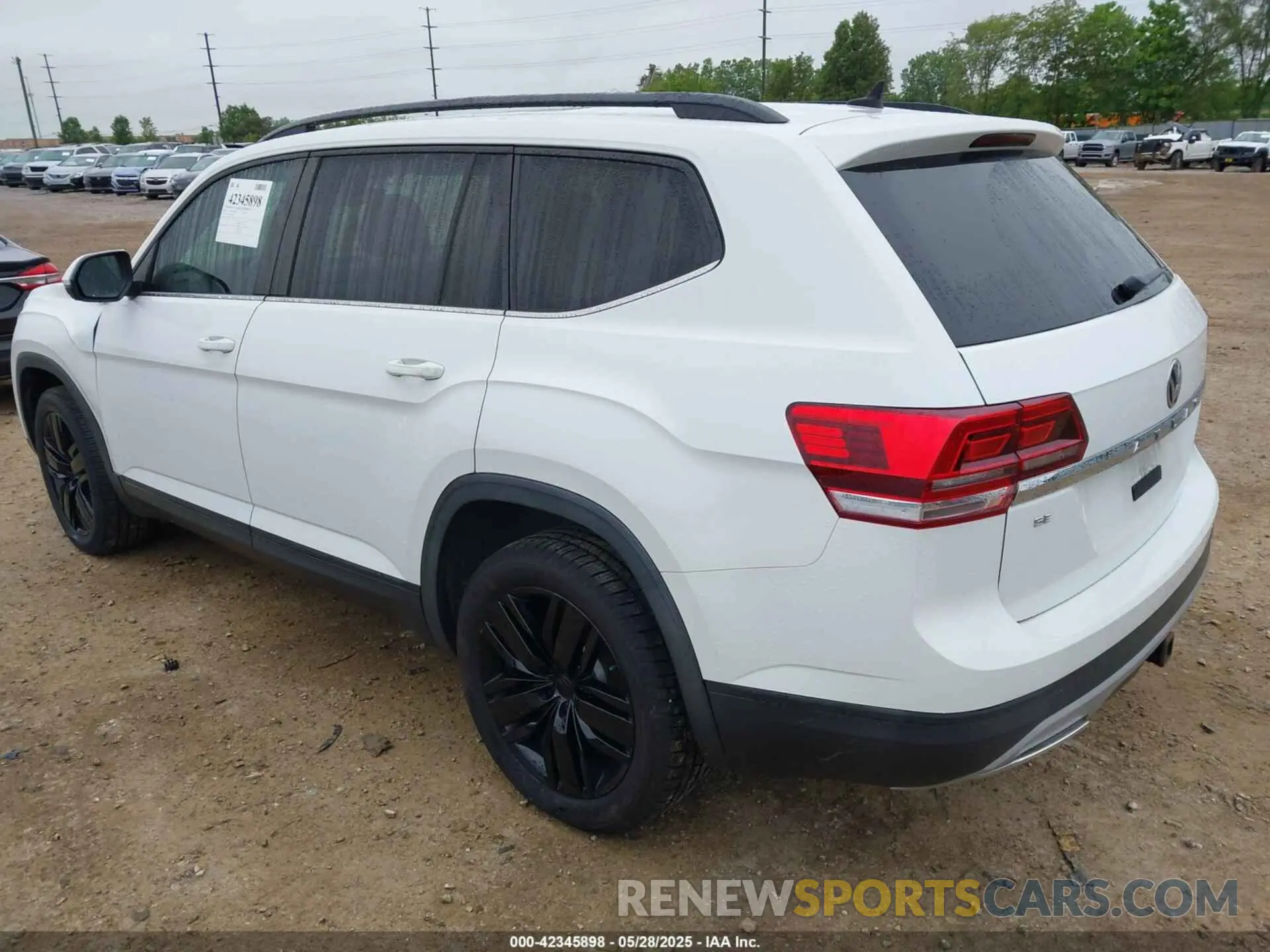 3 Photograph of a damaged car 1V2WR2CA6LC502996 VOLKSWAGEN ATLAS 2020