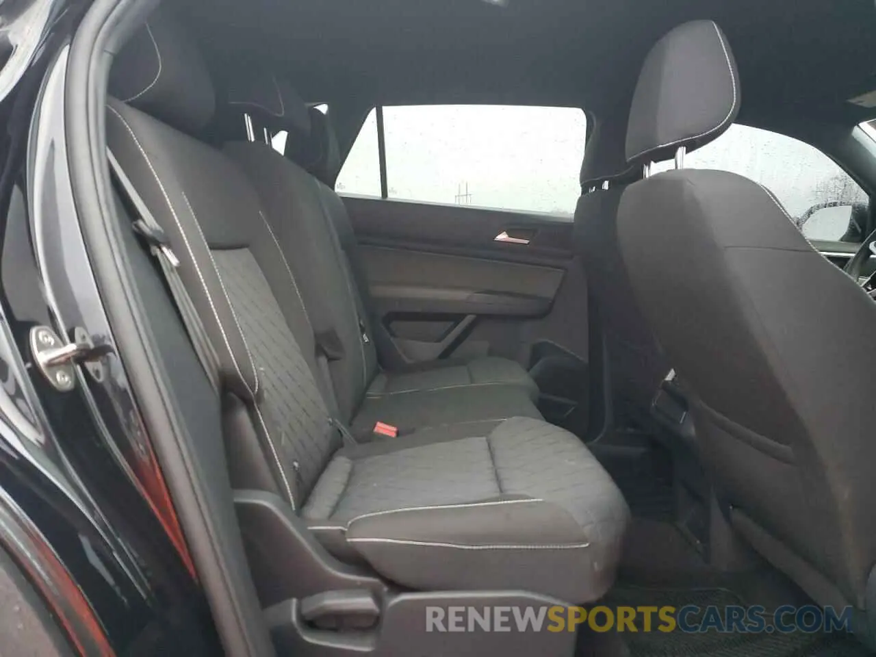 11 Photograph of a damaged car 1V2AC2CA1MC211626 VOLKSWAGEN ATLAS 2021