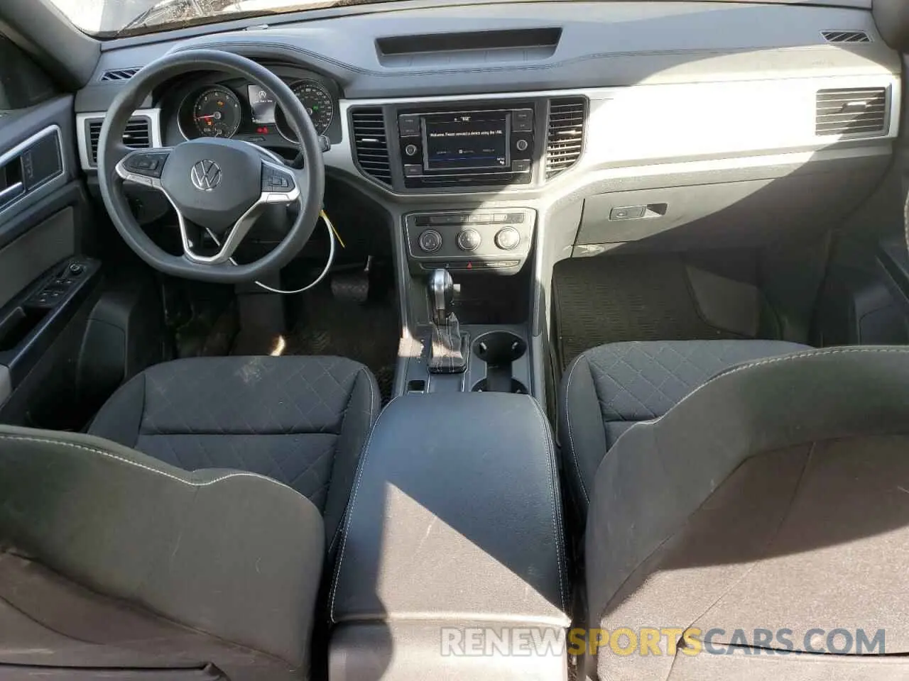 8 Photograph of a damaged car 1V2AC2CA6MC210262 VOLKSWAGEN ATLAS 2021