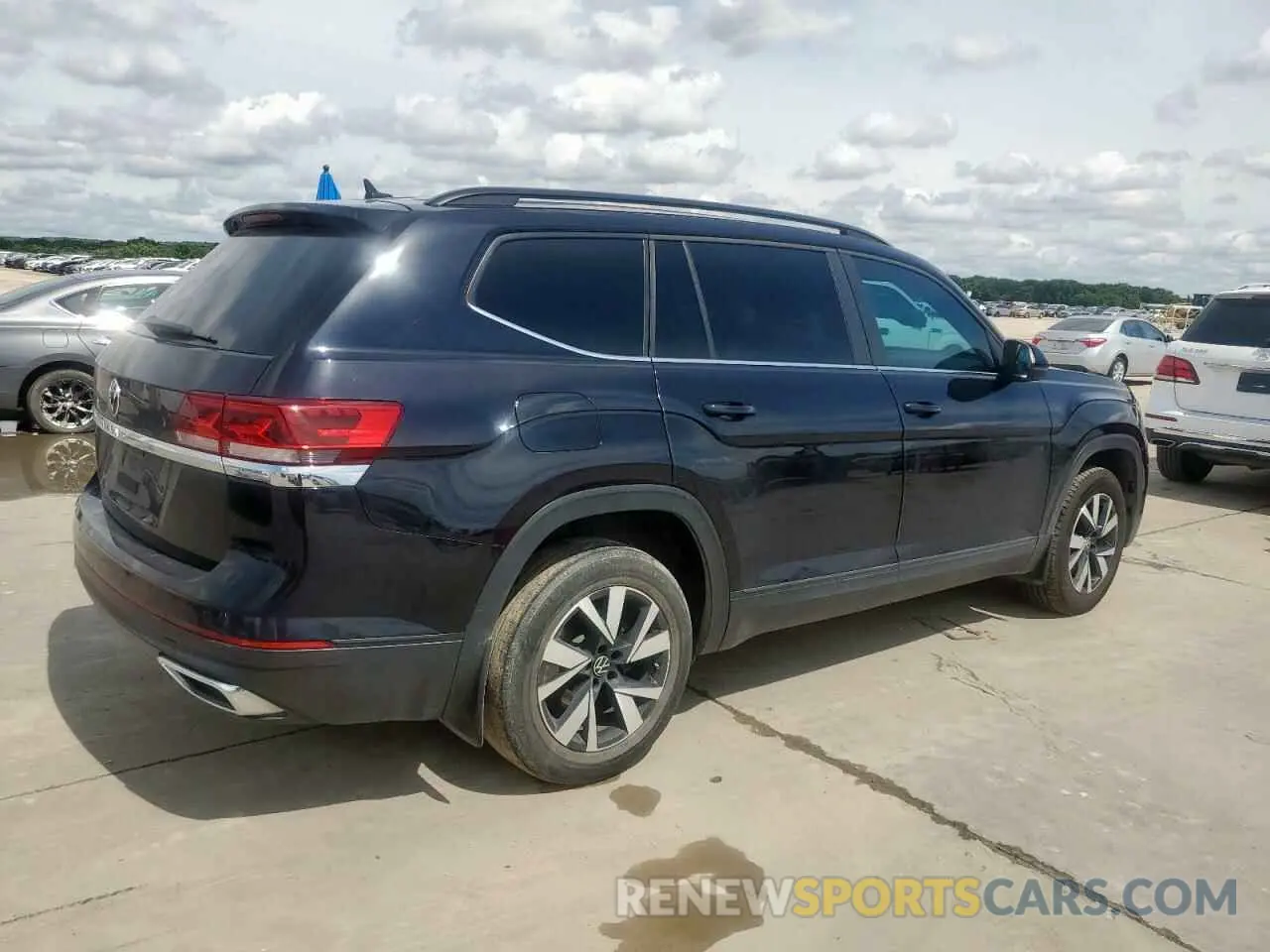 3 Photograph of a damaged car 1V2AP2CA2MC501698 VOLKSWAGEN ATLAS 2021
