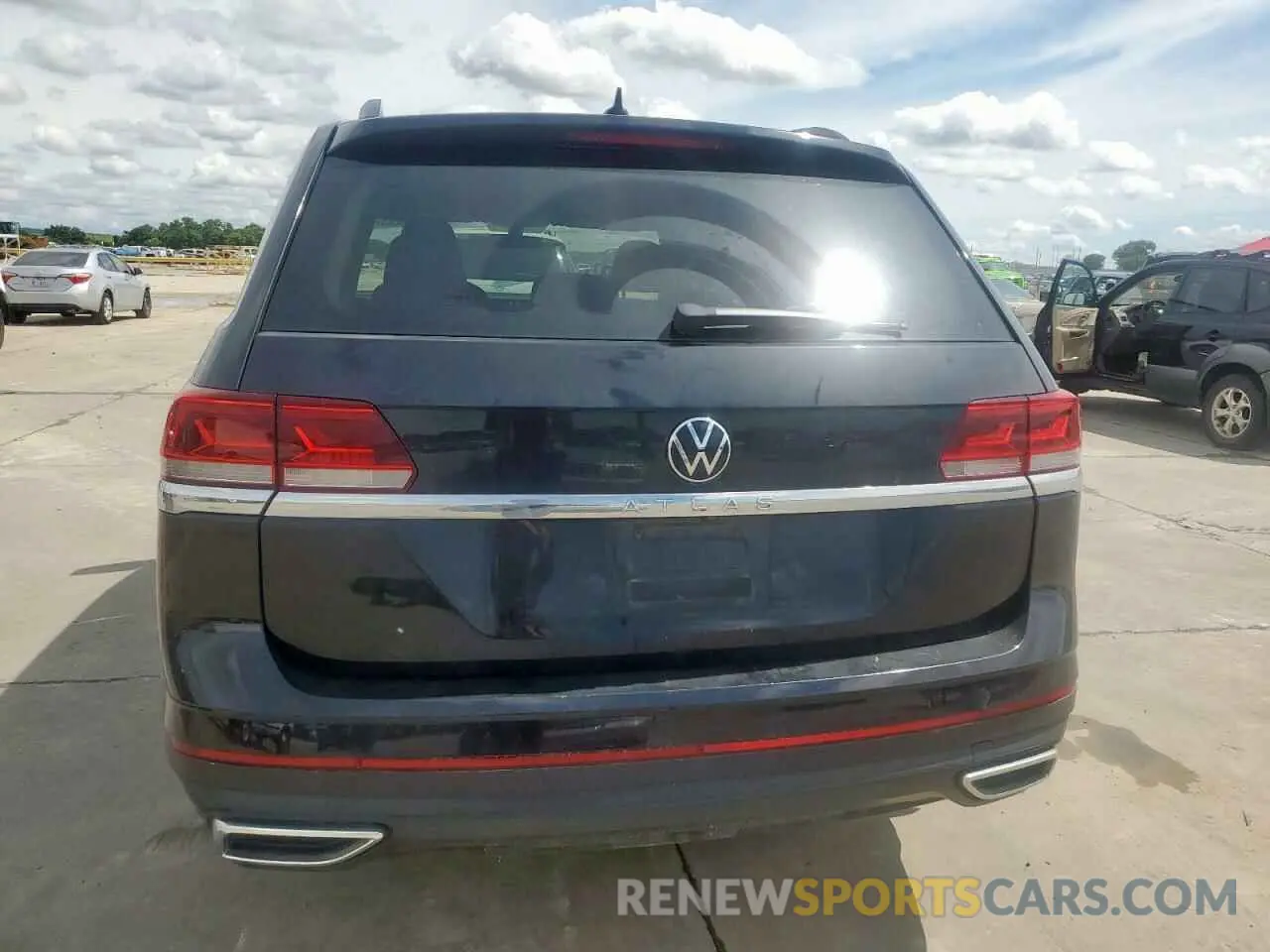 6 Photograph of a damaged car 1V2AP2CA2MC501698 VOLKSWAGEN ATLAS 2021