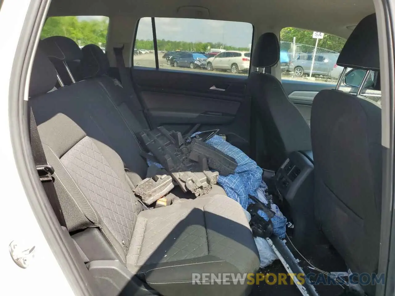 11 Photograph of a damaged car 1V2AP2CA2MC603681 VOLKSWAGEN ATLAS 2021