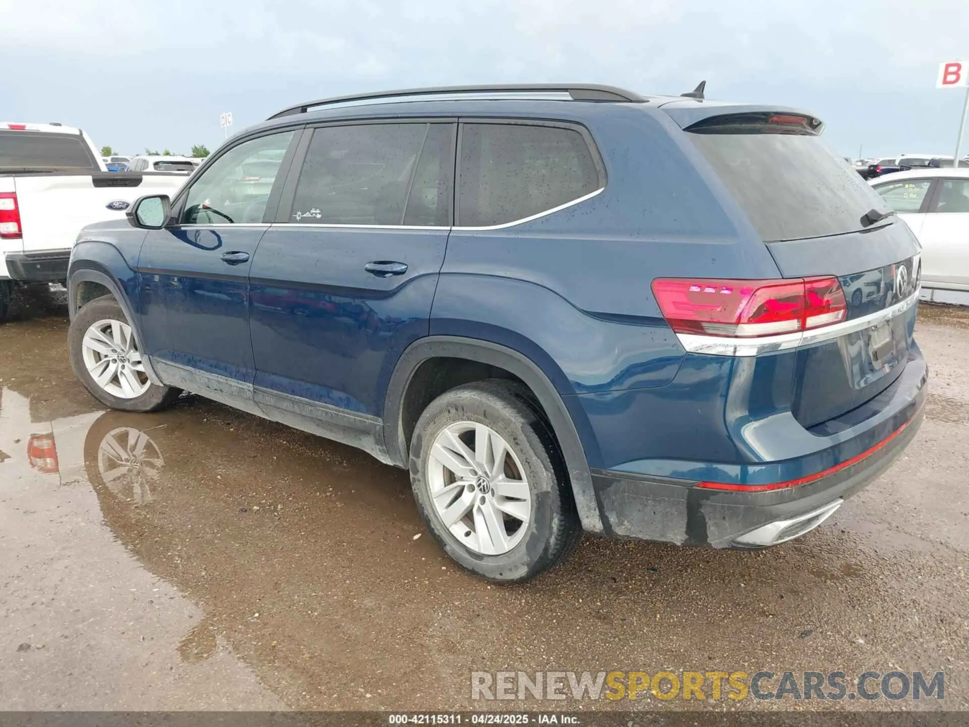 3 Photograph of a damaged car 1V2AP2CA4MC562633 VOLKSWAGEN ATLAS 2021