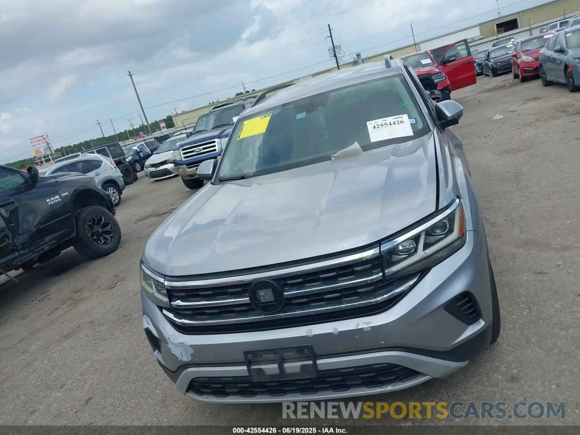 11 Photograph of a damaged car 1V2AP2CA8MC505285 VOLKSWAGEN ATLAS 2021
