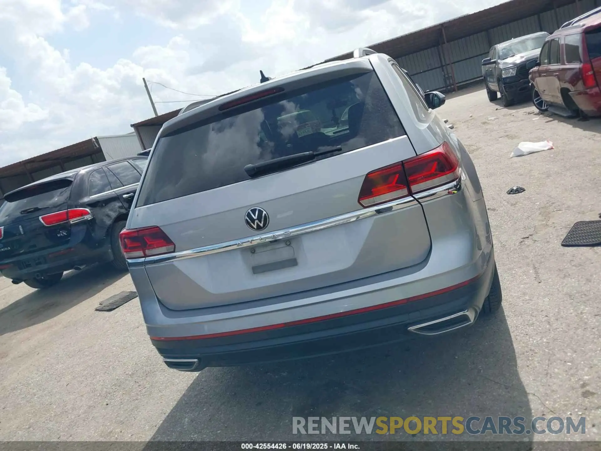 15 Photograph of a damaged car 1V2AP2CA8MC505285 VOLKSWAGEN ATLAS 2021