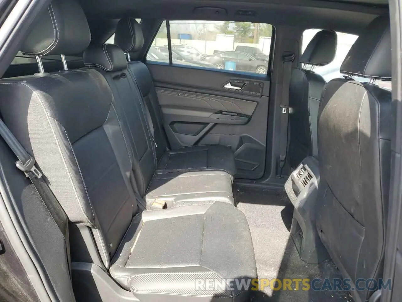 11 Photograph of a damaged car 1V2BC2CA0MC203991 VOLKSWAGEN ATLAS 2021