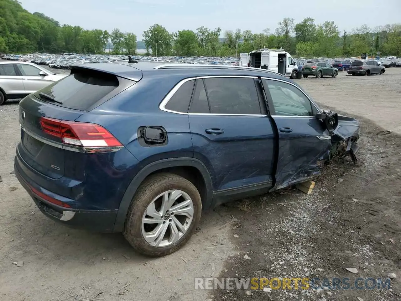 3 Photograph of a damaged car 1V2BC2CA7MC206919 VOLKSWAGEN ATLAS 2021