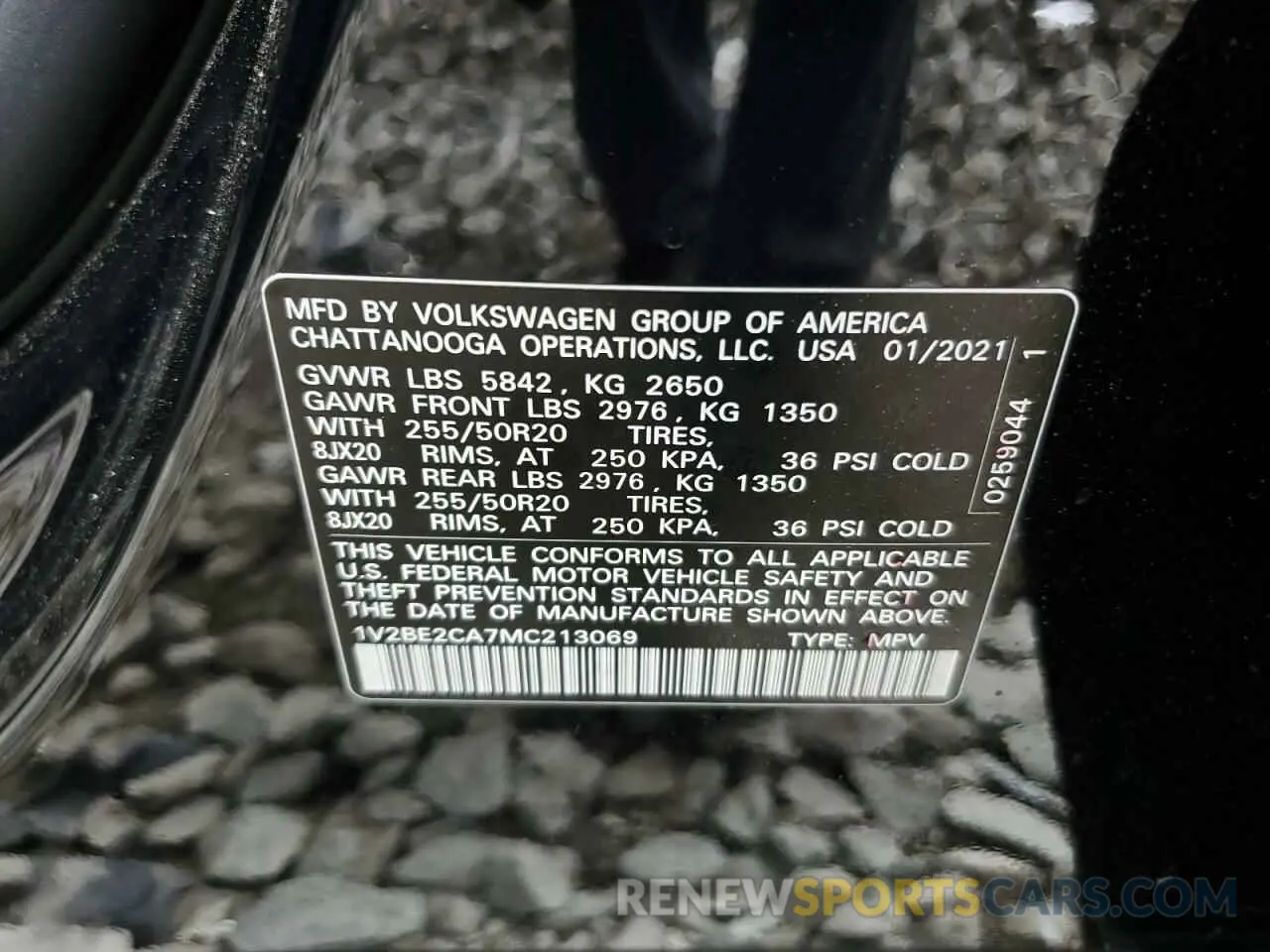 13 Photograph of a damaged car 1V2BE2CA7MC213069 VOLKSWAGEN ATLAS 2021