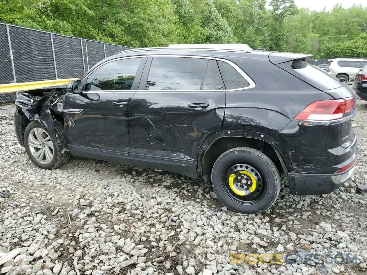 2 Photograph of a damaged car 1V2BE2CA7MC213069 VOLKSWAGEN ATLAS 2021